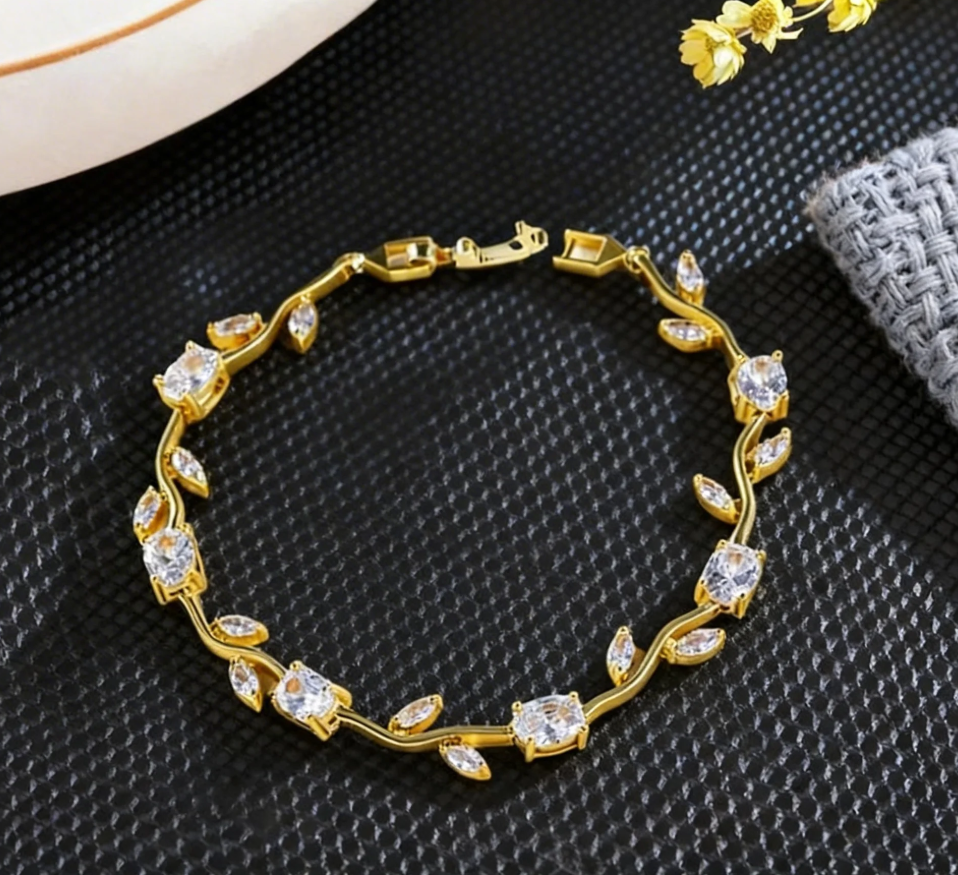 Women's Tulip Floral Floral Bracelet, Coquette Flower Bracelet, Crystals Bracelet, Gift for Her